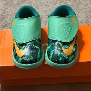 KD’s toddler sneakers